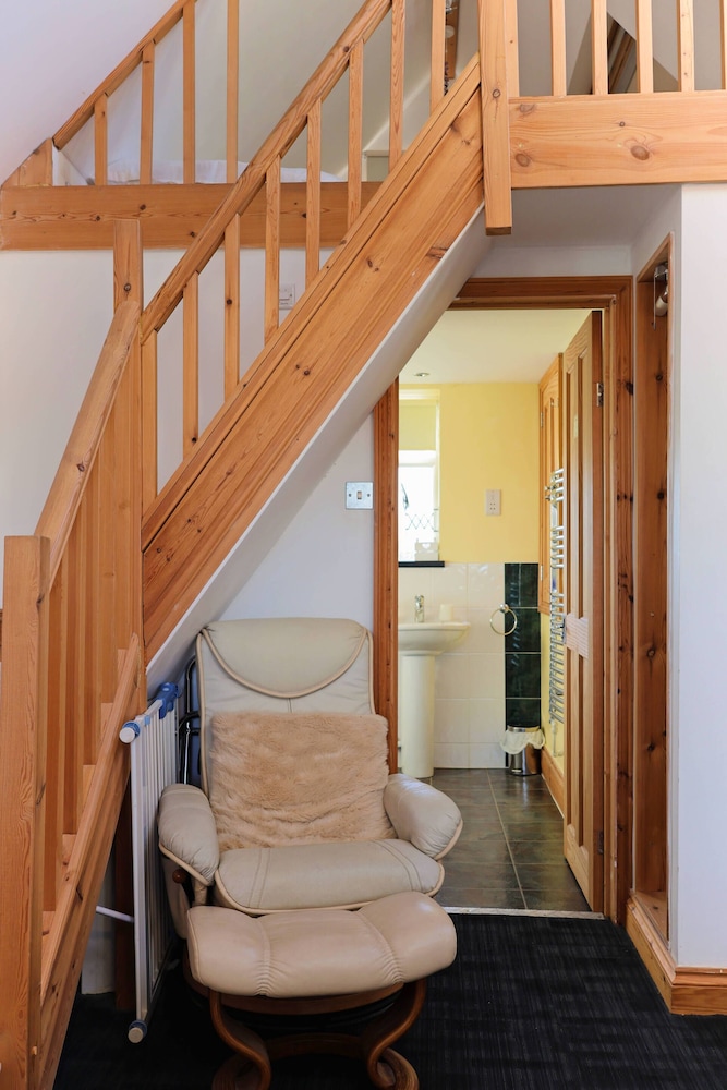 Orchard House 24/36
