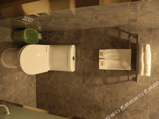 Chonpines Hotel (Beijing Wangfujing Nanluoguxiang Store) 32/33