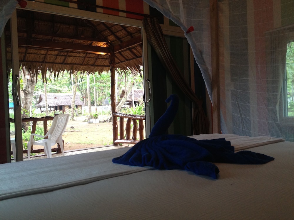 Freeda Resort Koh Jum 10/20