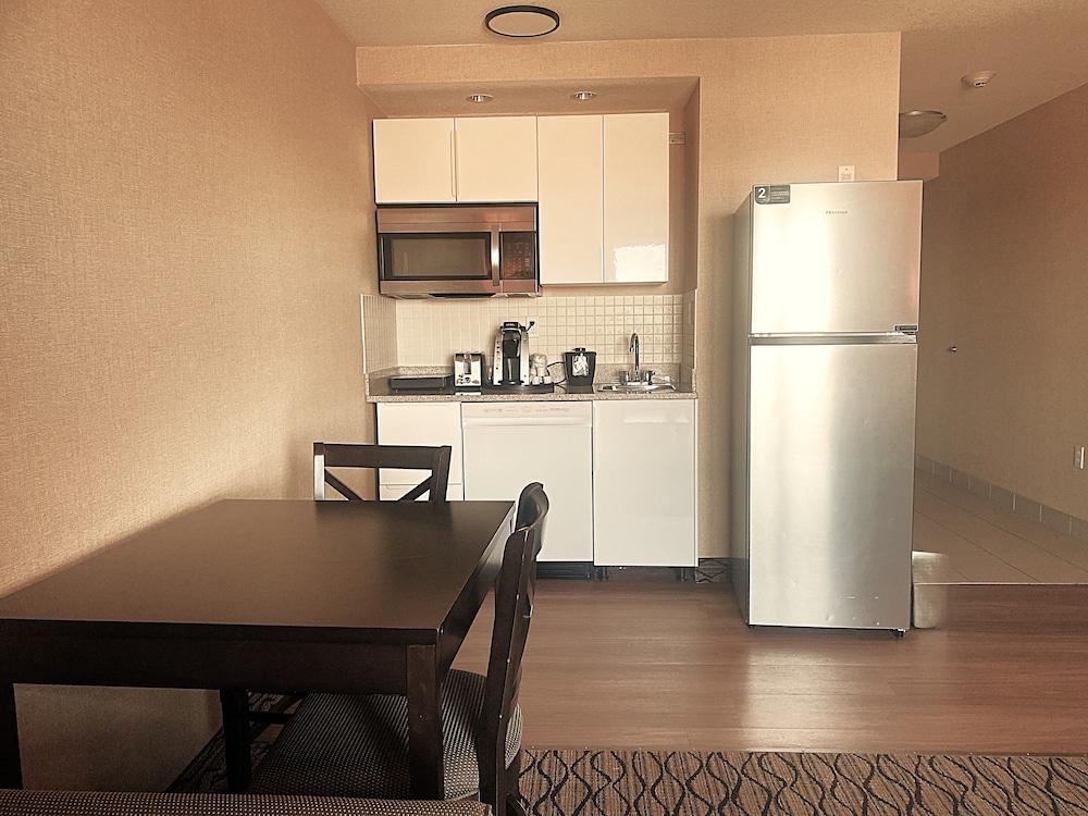 Wingate by Wyndham Fort Saskatchewan 57/64