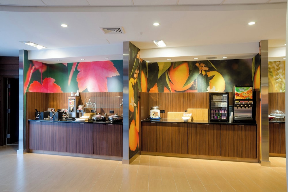 Fairfield Inn Suites Fayetteville North 7/50