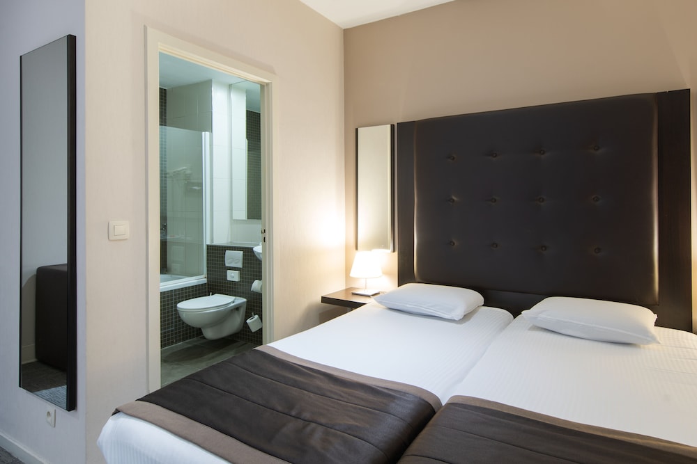 BUSINESS, TWIN BEDS