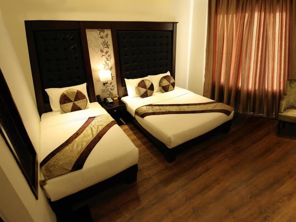City Bay Palace Hotel 30/70