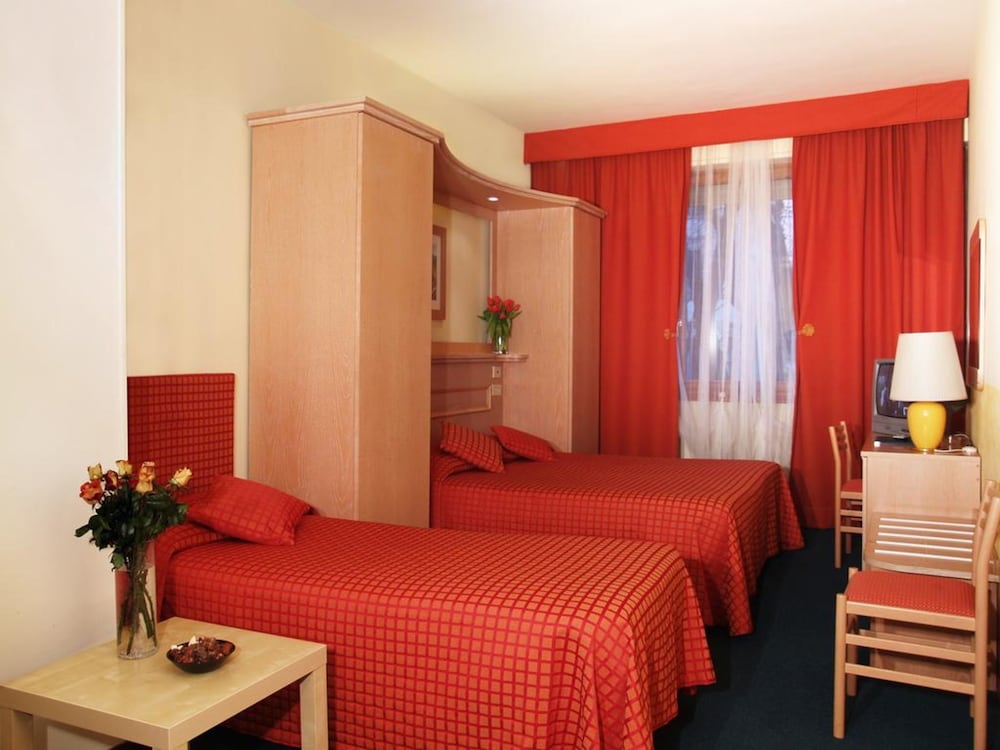 Meridiana Hotel 40/56