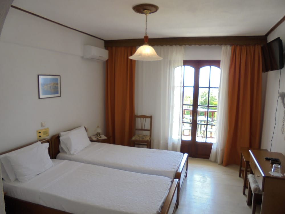 ECONOMY, TWIN BEDS, GARDEN VIEW