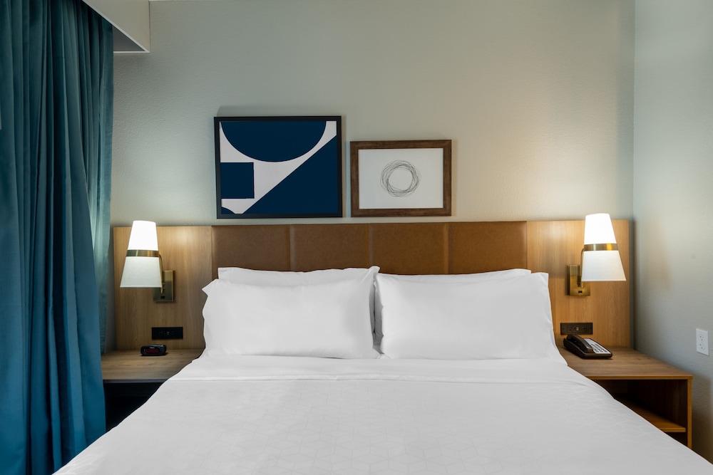 Staybridge Suites Phoenix-Glendale 19/65