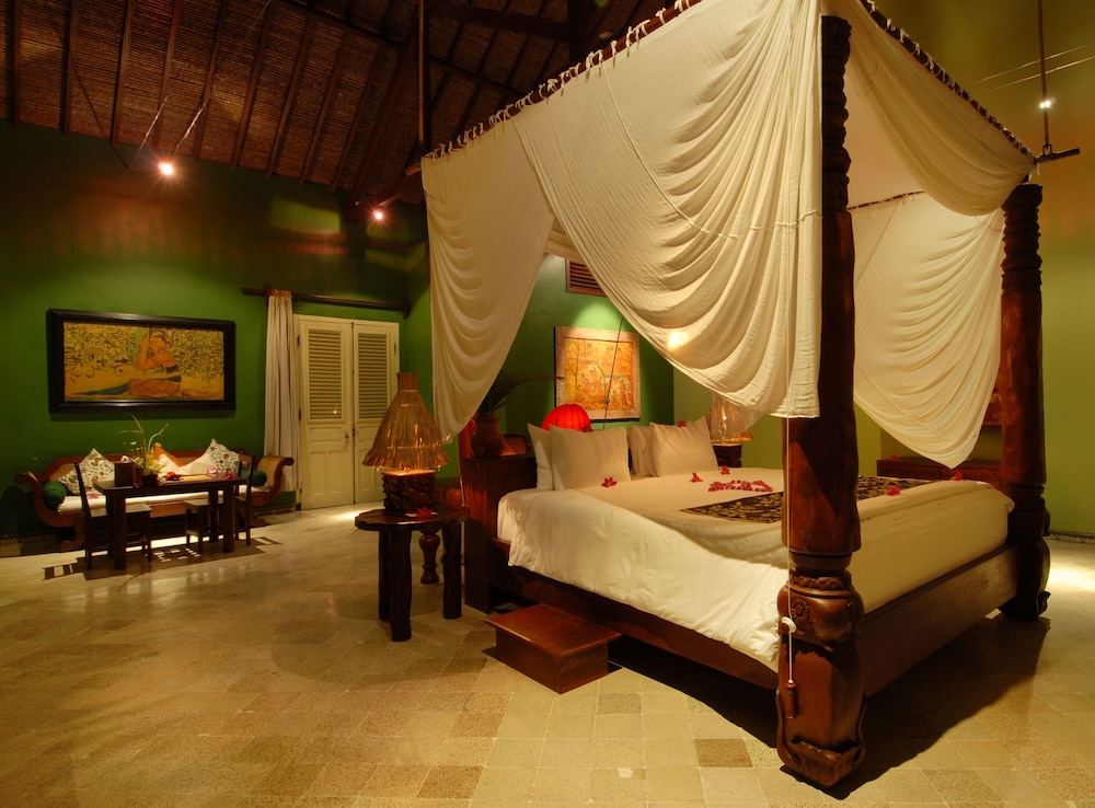 SUITE, BEACH FRONT, PRIVATE POOL