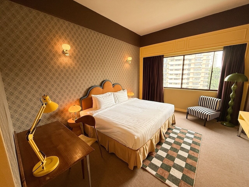 The Tres Hotel 32/67