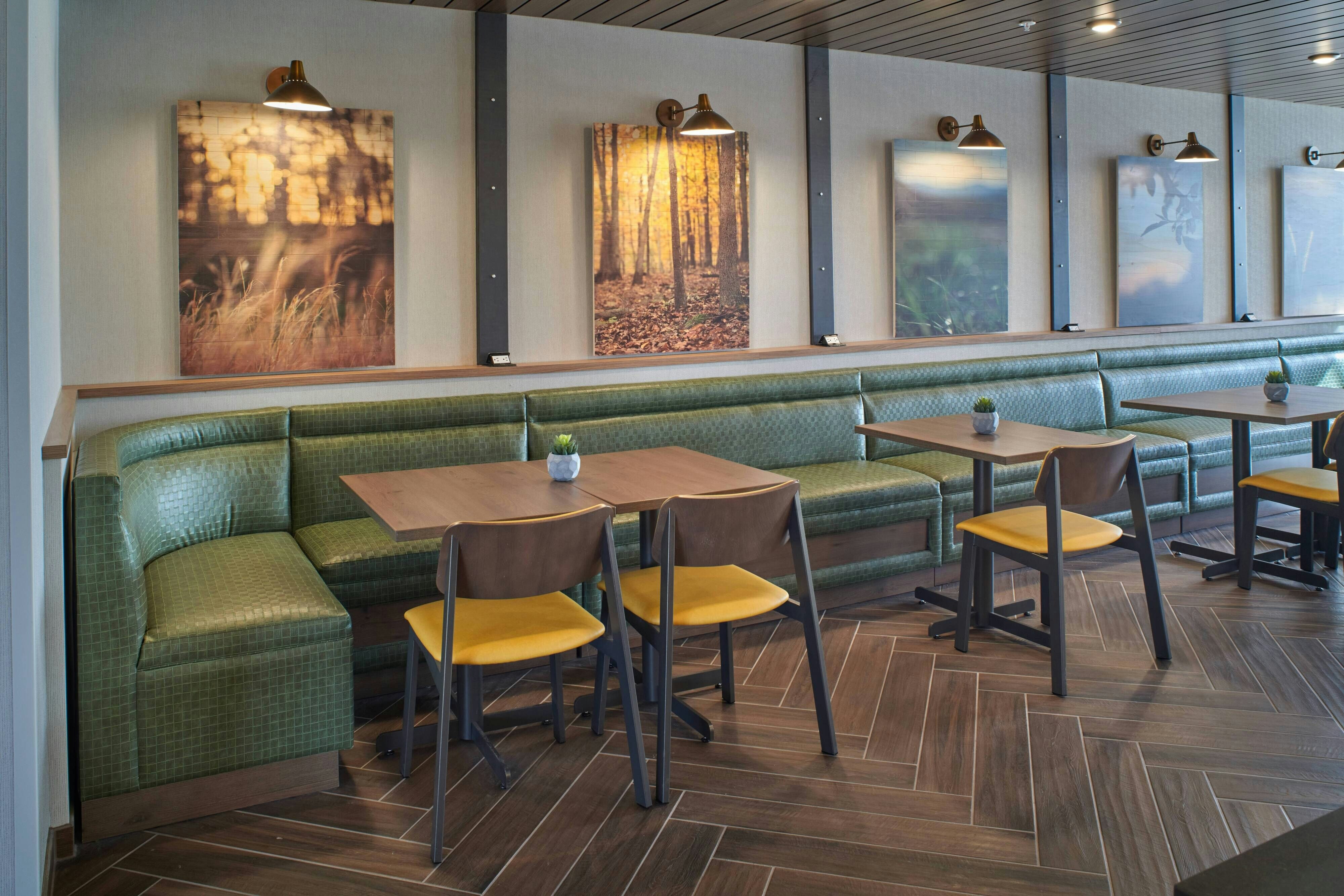 Fairfield Inn & Suites by Marriott Louisville Jeffersonville 7/16