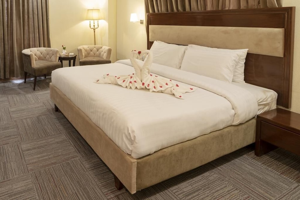 Hotel One Naran 10/19