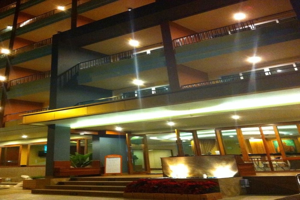 D Xpress Apartment 2/16
