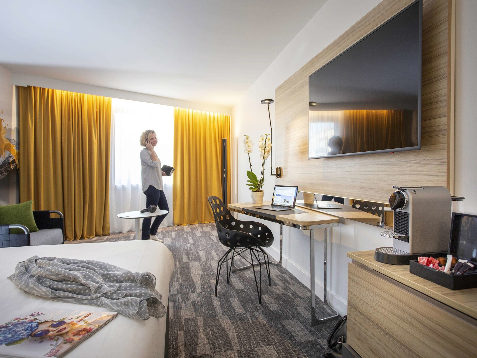 JUNIOR SUITE, DOUBLE BED, SOFA