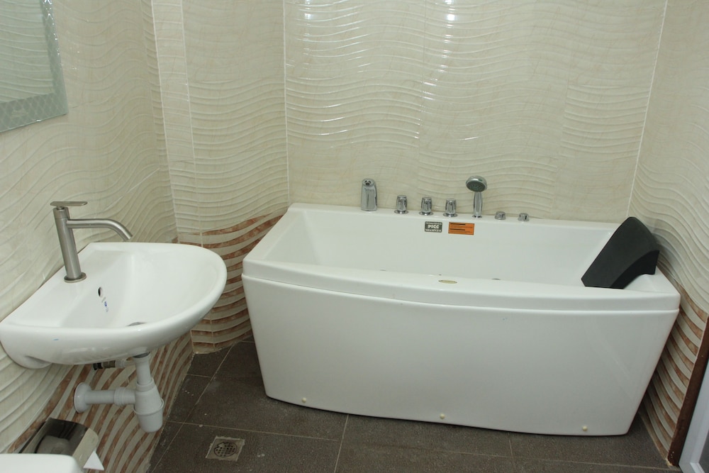 Veer Hotel 20/26