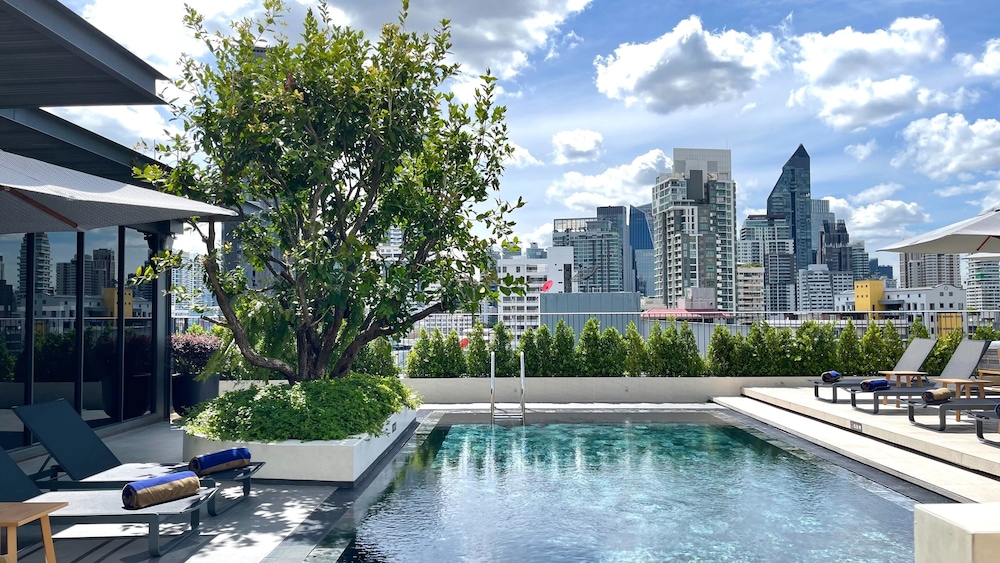 Madi Paidi Bangkok, Autograph Collection 47/49