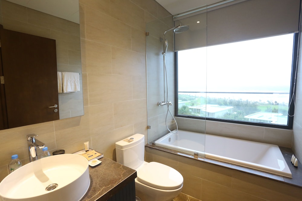 FLC Grand Hotel Quy Nhon 50/50