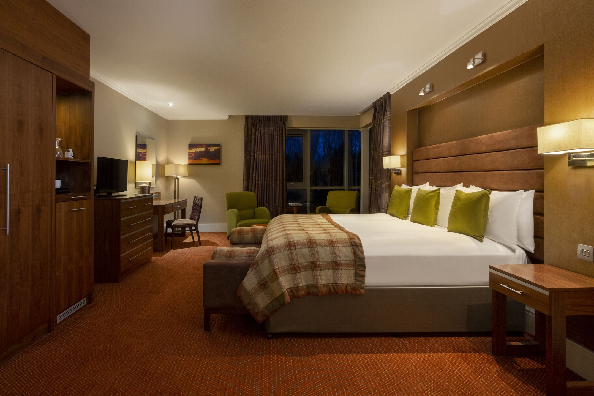 Superior, King Bed, Modern Wing