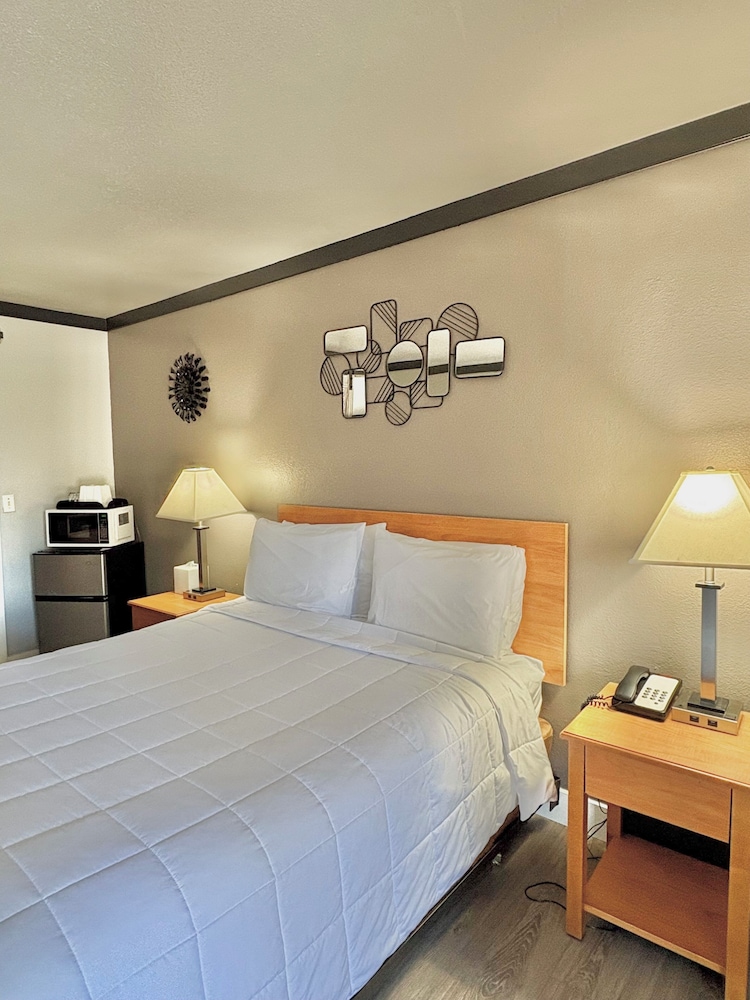 Casita, Queen Bed