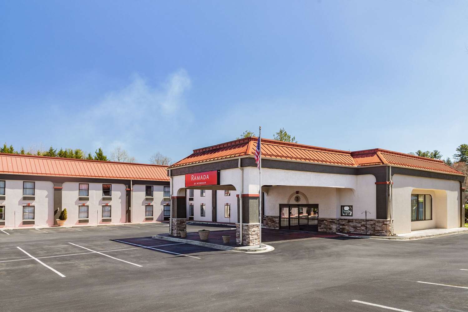 Ramada By Wyndham Hendersonville 19/22