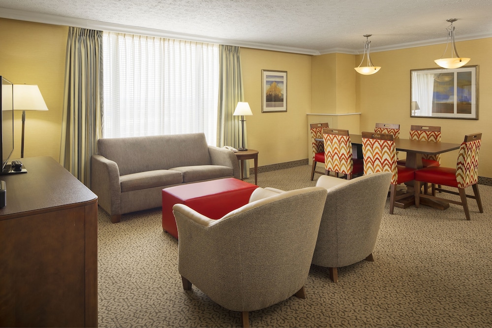 Crowne Plaza Louisville Airport Expo Center 33/79