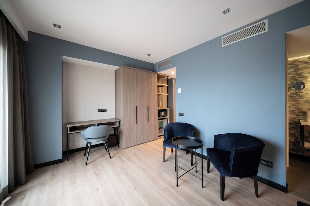 Catalonia Atenas Hotel 57/71