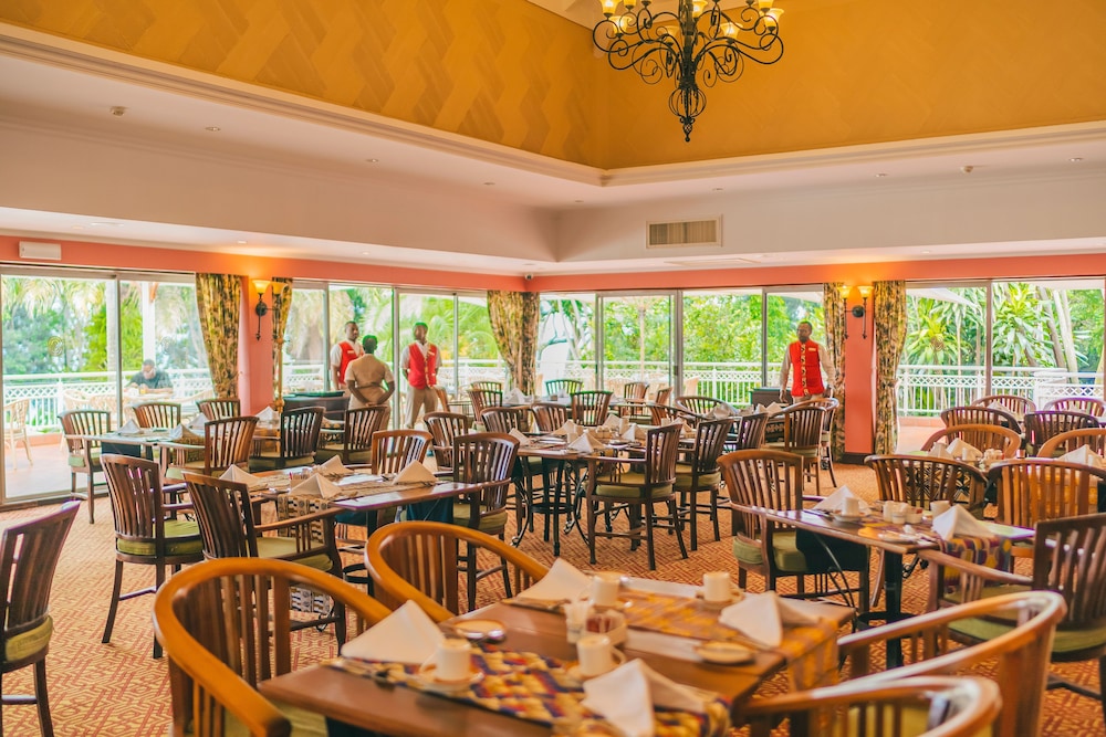 Lake Kivu Serena Hotel 38/60