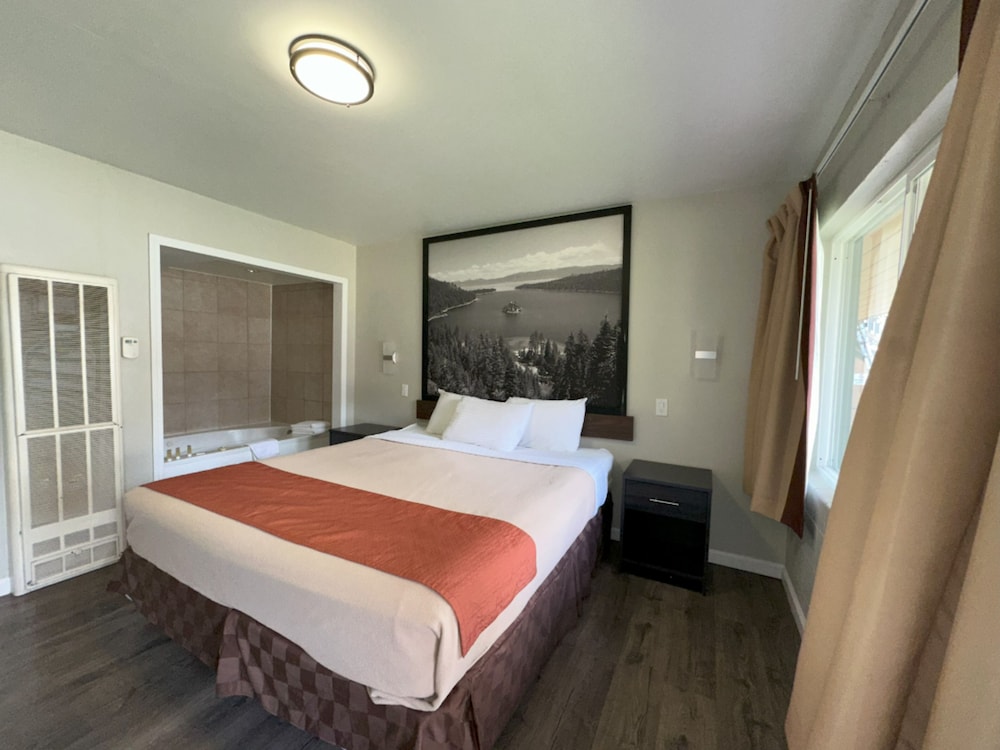 SPA, DELUXE, KING BED, JETTED TUB
