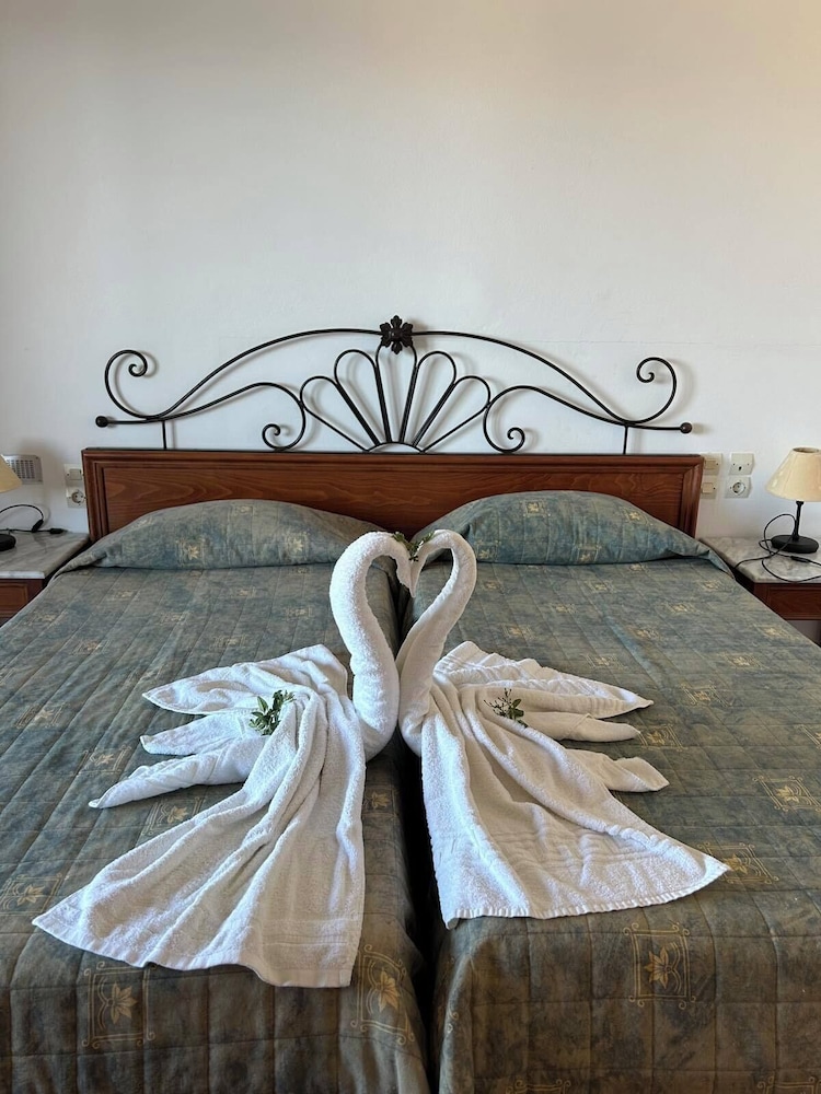 Areti Aparthotel 40/75