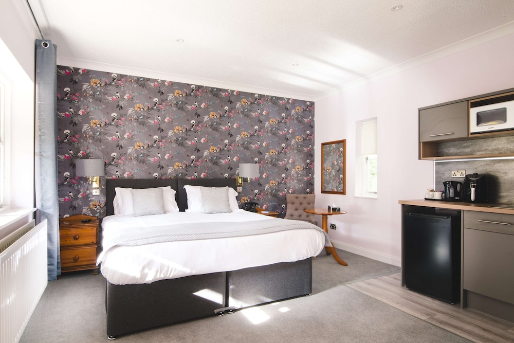 STANDARD, DOUBLE BED, KITCHENETTE, COURTYARD AREA
