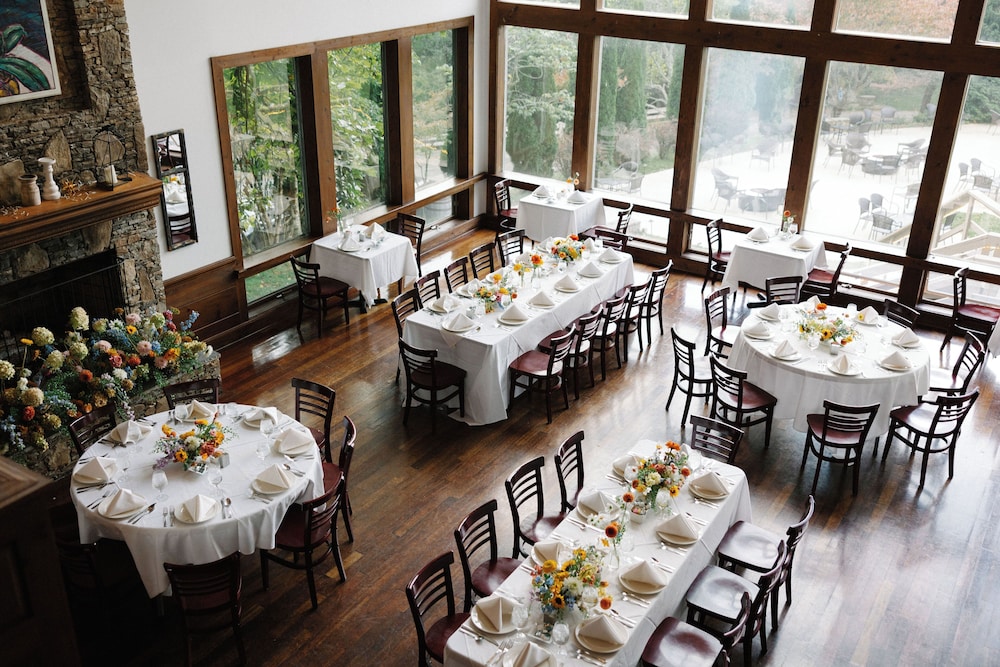 The Inn at Crestwood 52/65