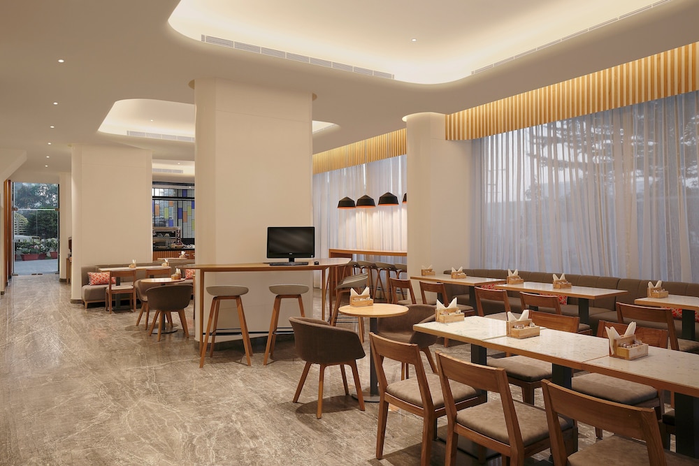 Holiday Inn Express Hyderabad Hitec City 58/76