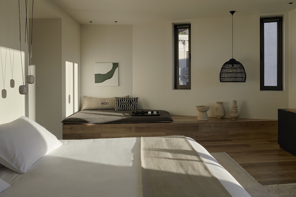 Woo Suites 42/62