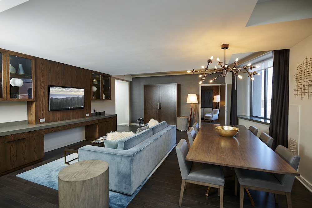 The Lofton Hotel Minneapolis, Tapestry Collection by Hilton 50/80