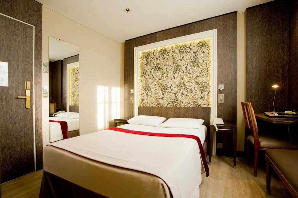 Central Hotel Paris 24/46