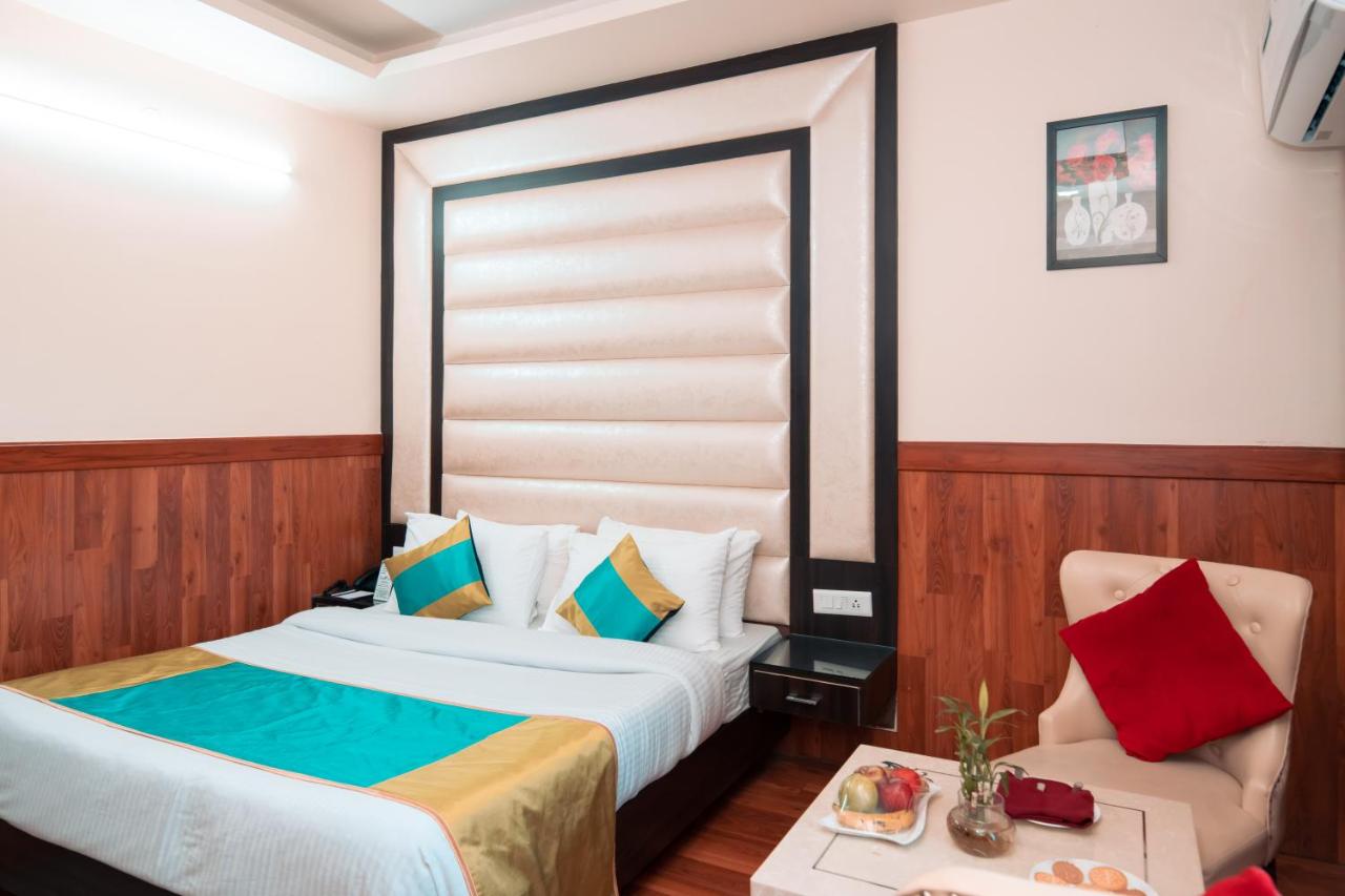 Green, Double Bed