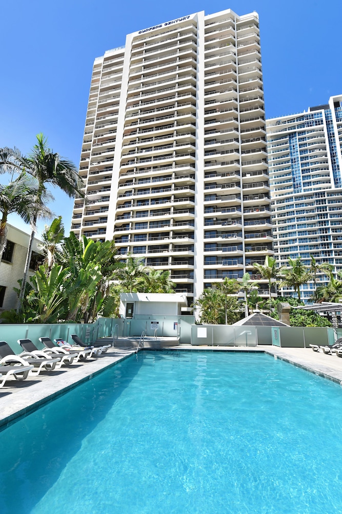 Surfers Century Oceanside Apartments 2/50