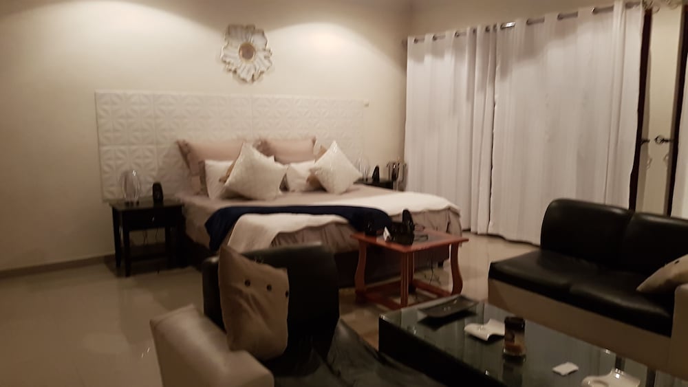 Catembe Beach Lodge 9/18