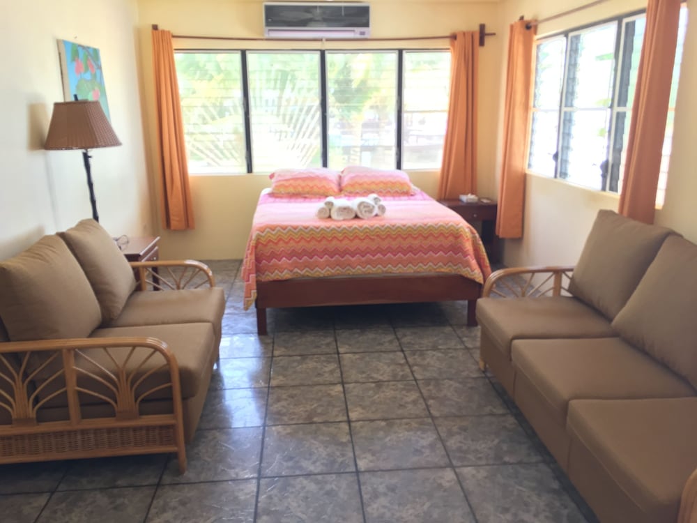 Maya Beach Hotel 62/82