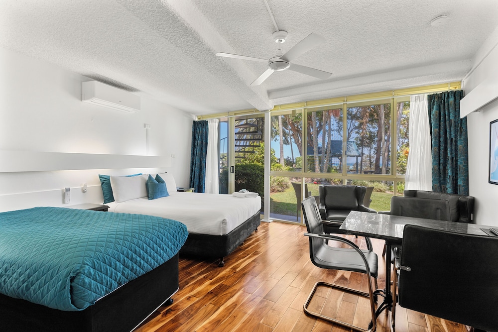 River, Queen Bed, Large