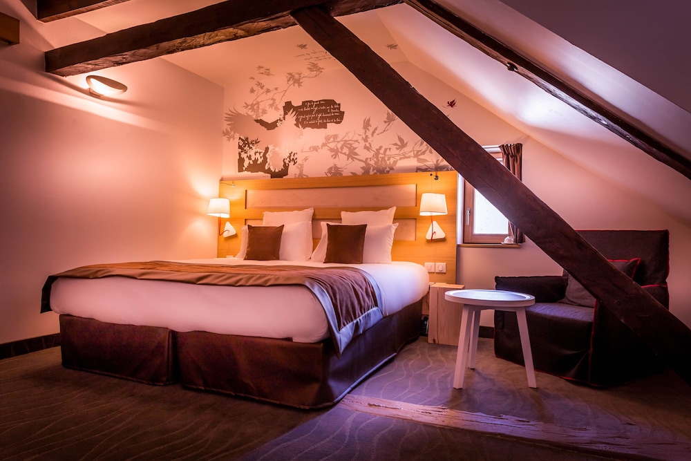 LE GRAND AIGLE HOTEL 11/50