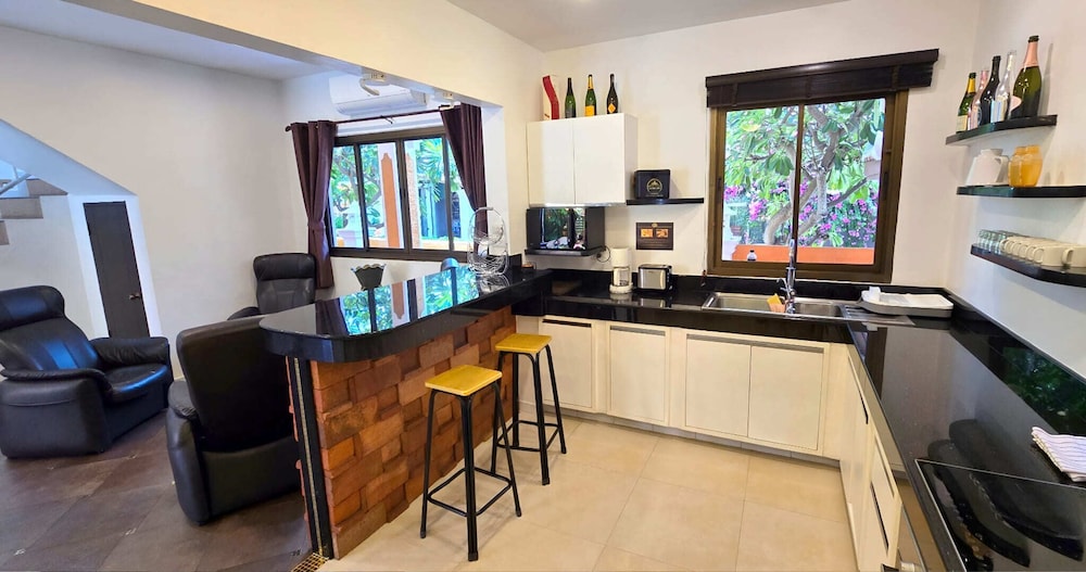 Hide Land Pattaya - Luxurious Tropical Villa 90/97