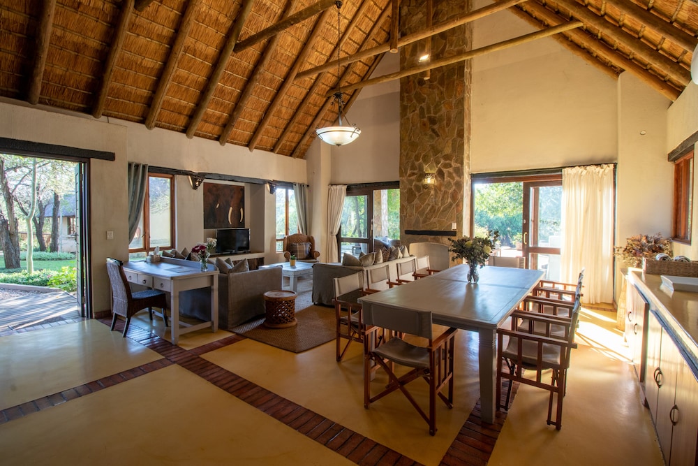 Leopard s Lair Bush Lodge 23/36