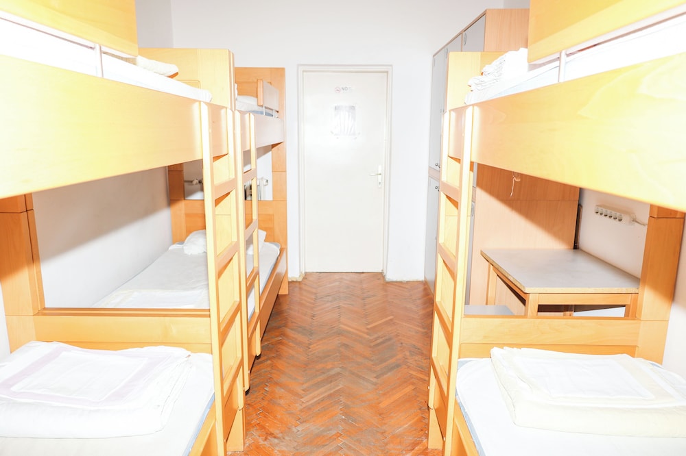 HI Hostel Zagreb 10/32