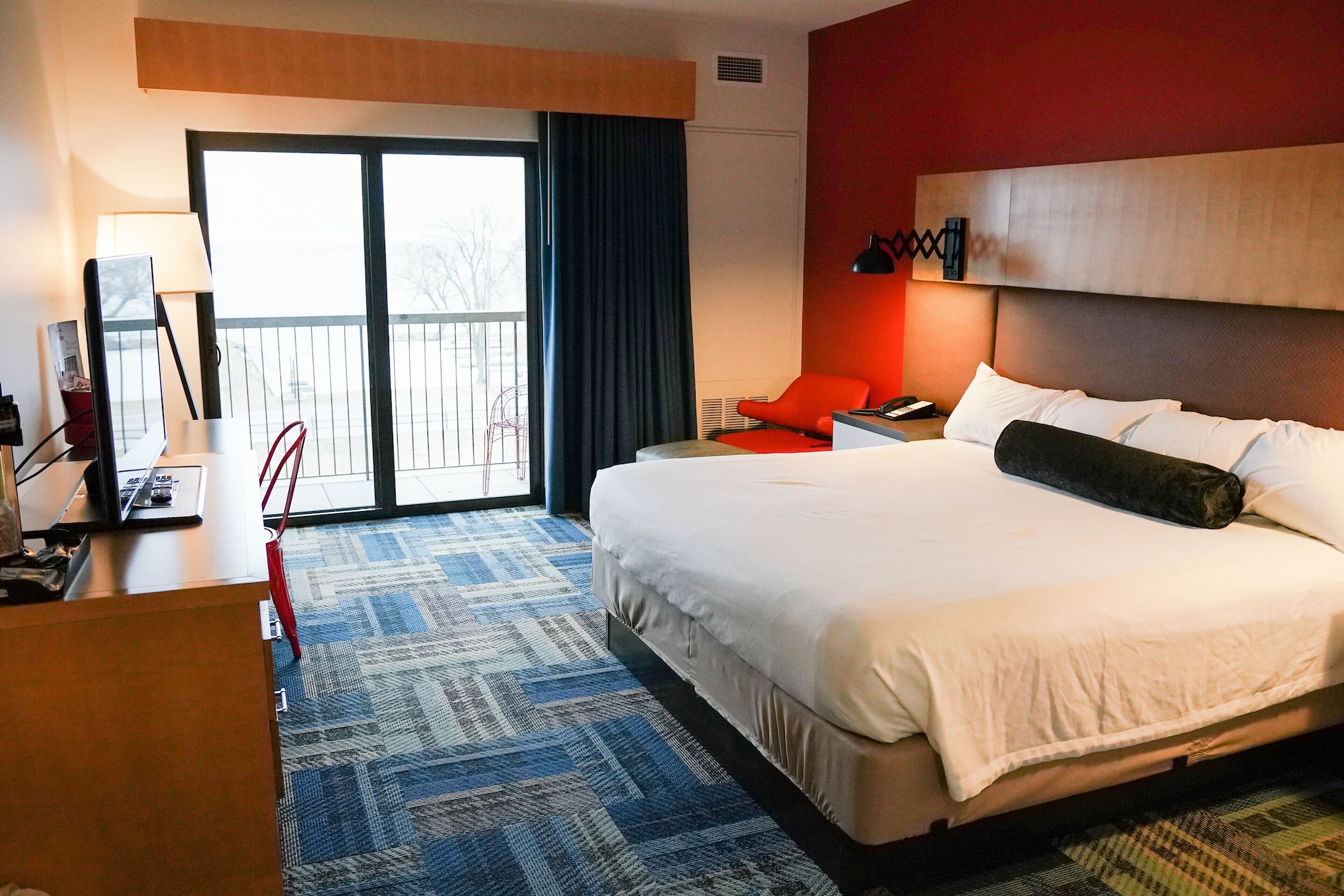 Premium, King Bed, Lake View, Balcony