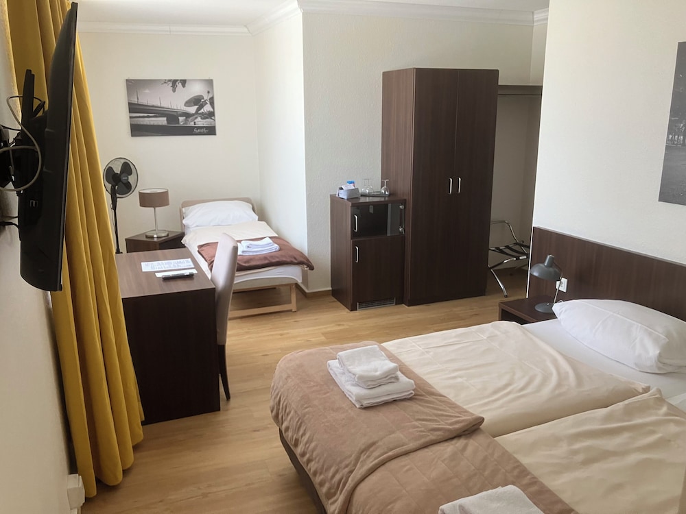 Hotel Mercedes 19/52