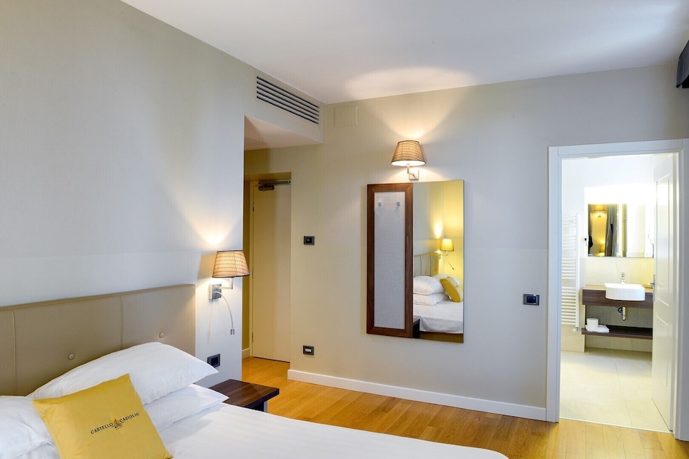 Hotel Castello Di Casiglio 32/79