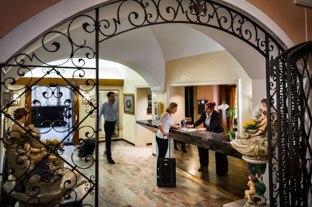 Hotel dell Angelo 3/32