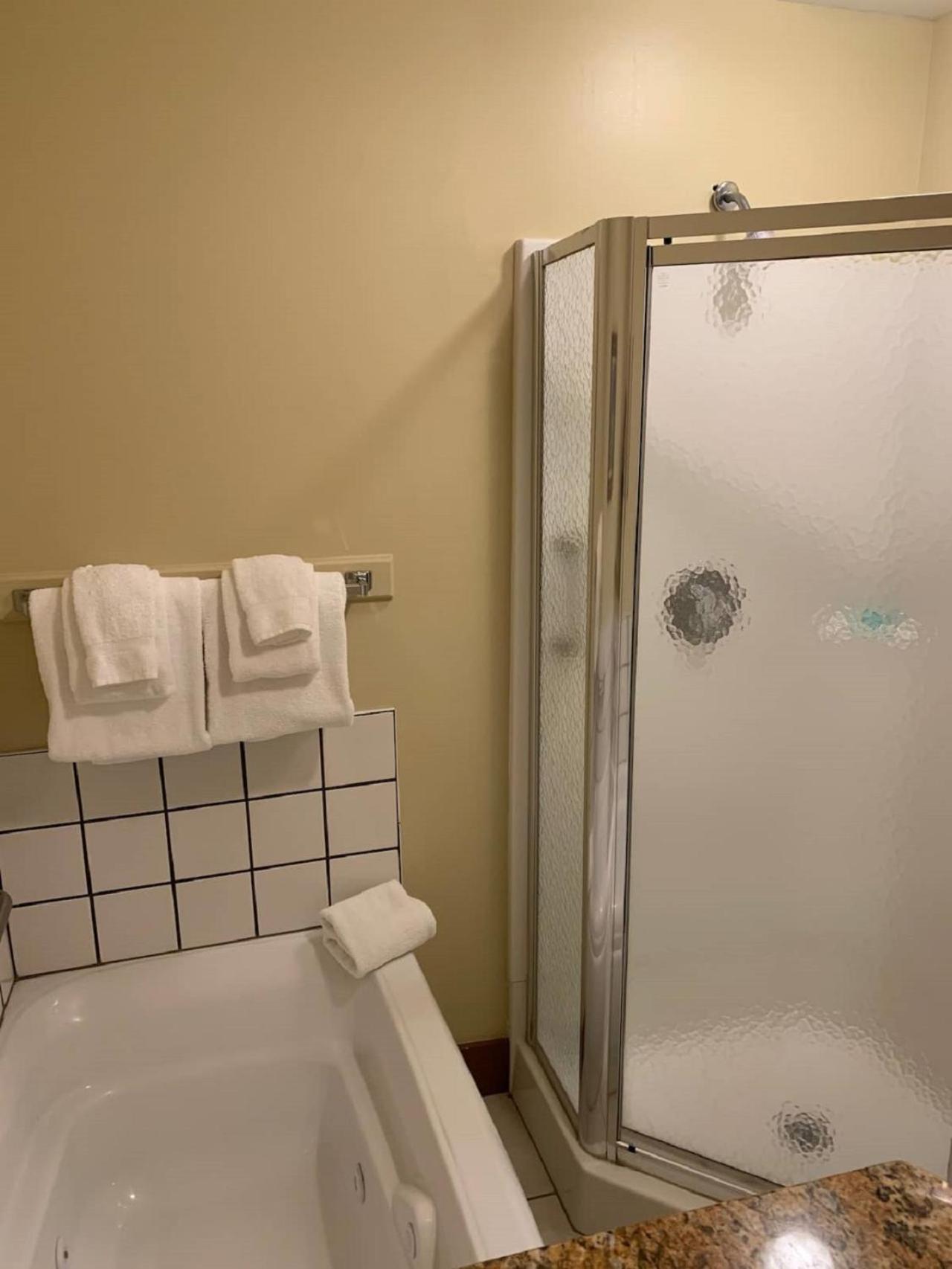 Pocono Villas Resort 49/50