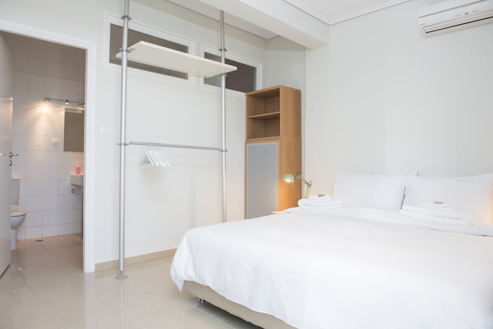 3 BEDROOMS, SUITE, ACROPOLIS VIEW