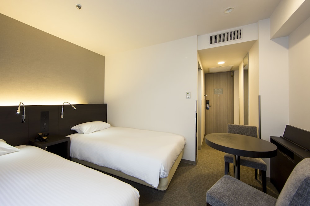 Moderate, Twin Beds