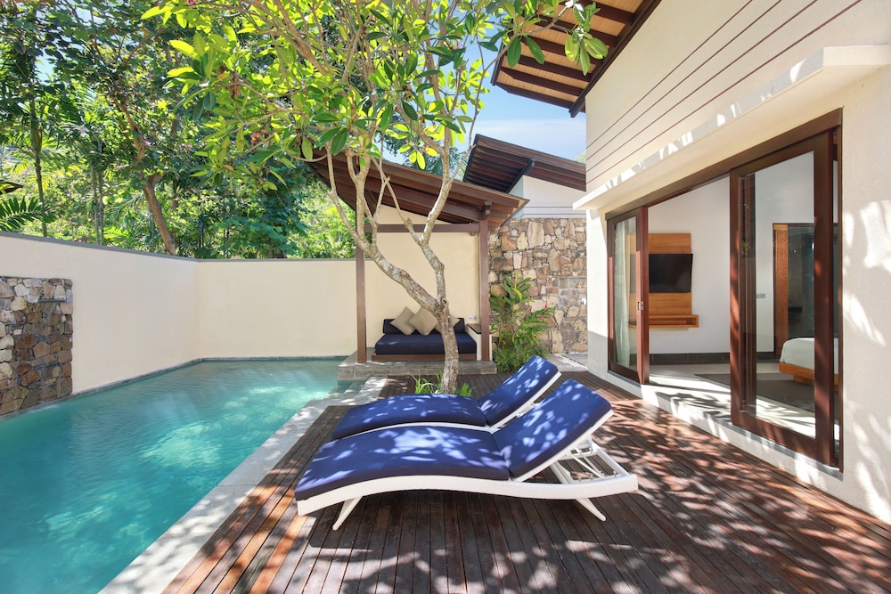 Katamaran Hotel And Resort 36/74